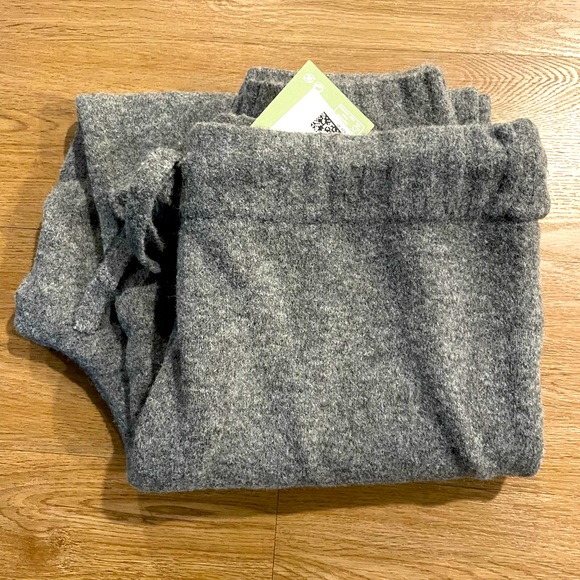 NWT Soft Sweater Joggers - Picture 2 of 2